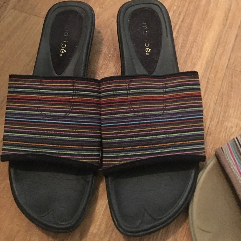 2 Pair Maripe GUC 7 1/2 Slide Slip-on Shoes - Picture 3 of 4